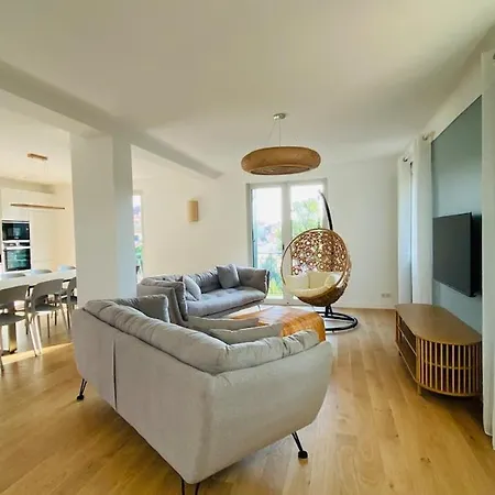 Duplex Neuf Centre Ville, A 5 Minutes De La Plage!